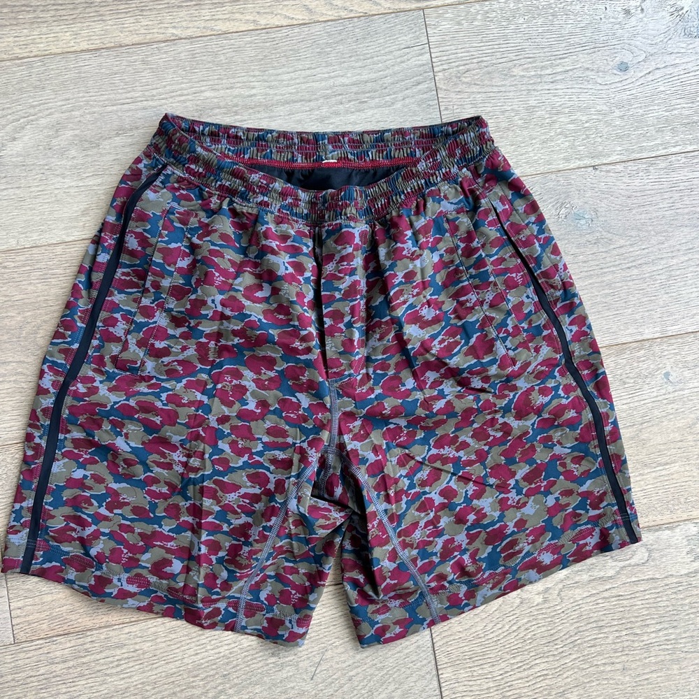 Men’s lulu lemon shorts